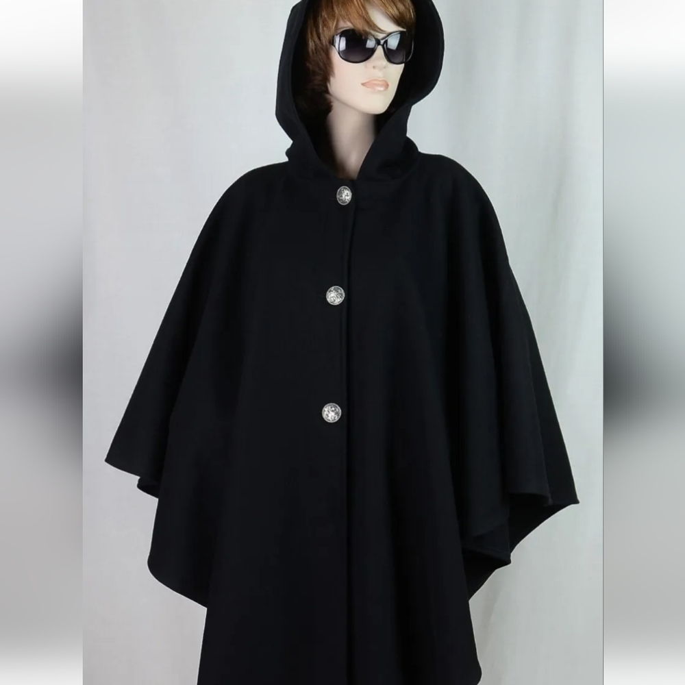Johnson Woolen Mills C54 Vermont Hood Cape Poncho One Size Black Wool Button